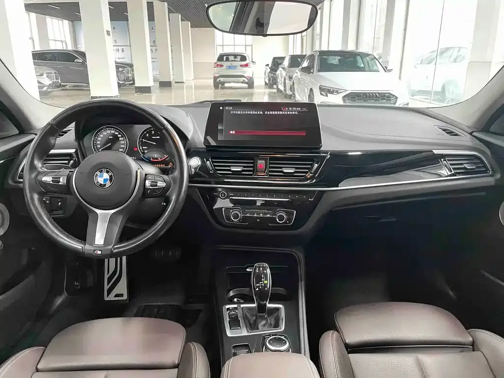 BMW 1 Series 2023 из CN, фото 7