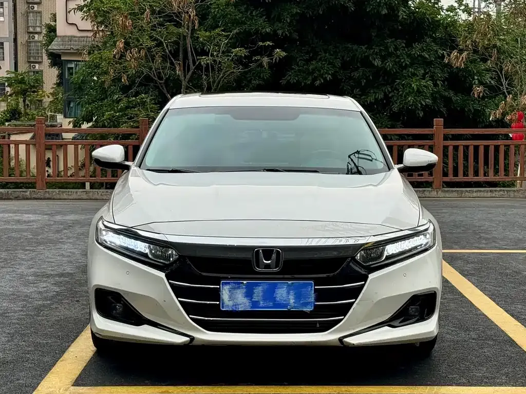 Honda Accord — фото 10