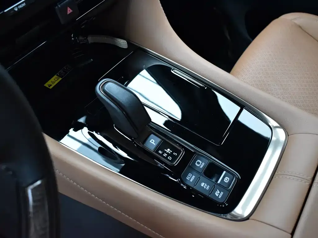 Toyota Alphard — фото 5