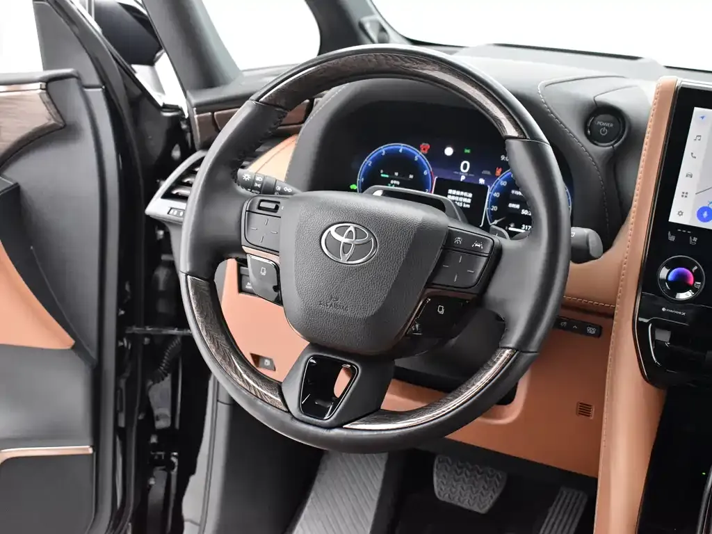 Toyota Alphard — фото 6