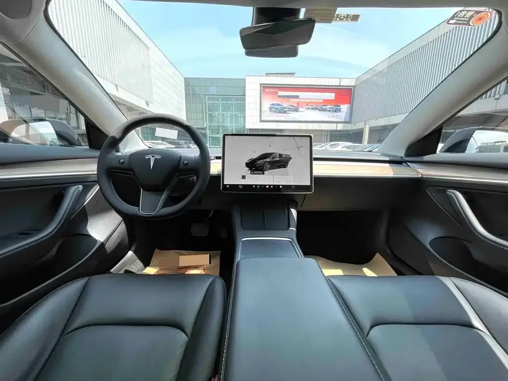 Tesla Model 3 — фото 5