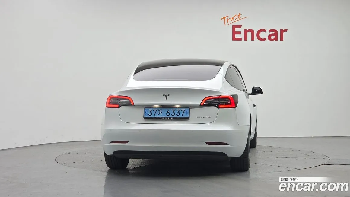 Tesla Model 3 — фото 2