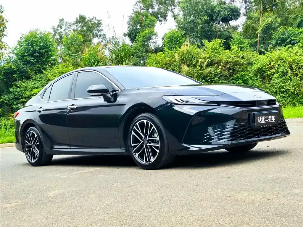 Toyota Camry — фото 7