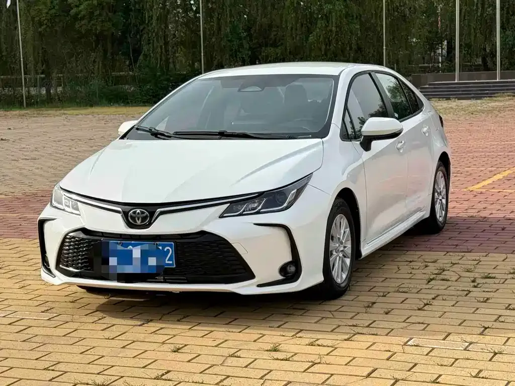 Toyota Corolla — фото 1