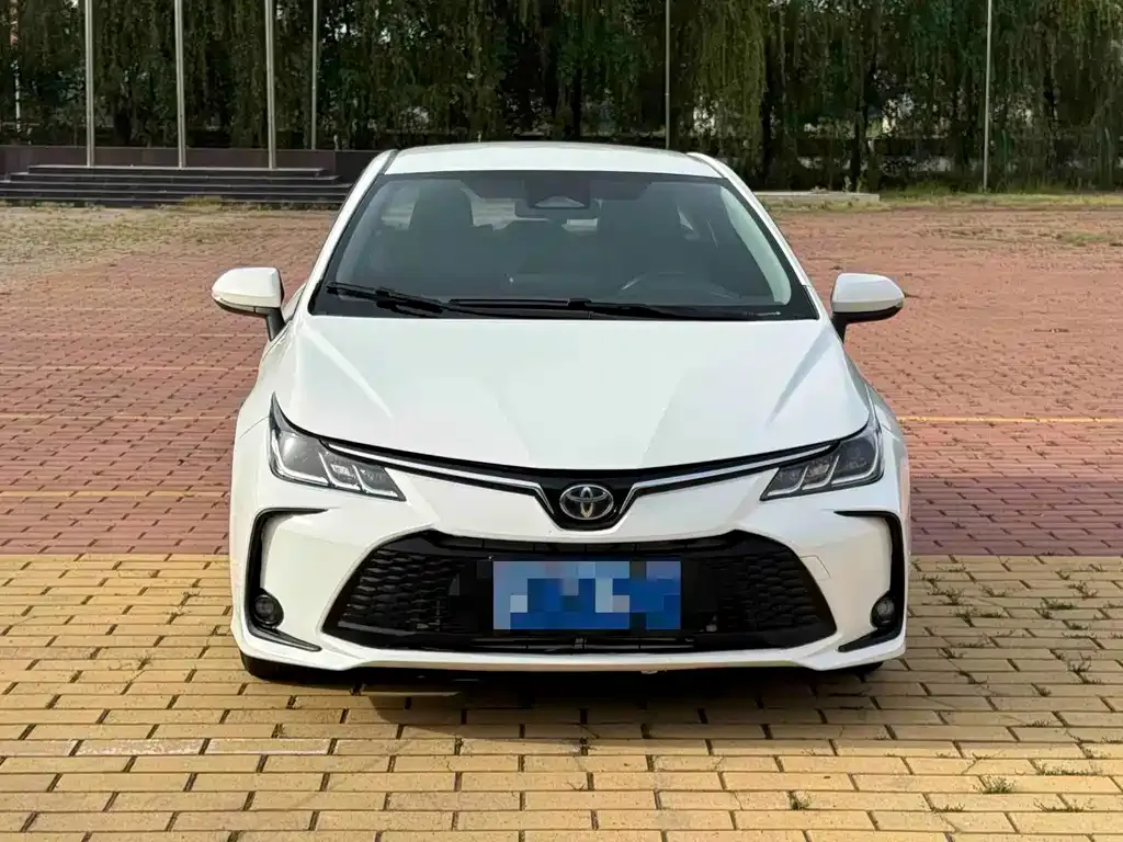 Toyota Corolla — фото 5