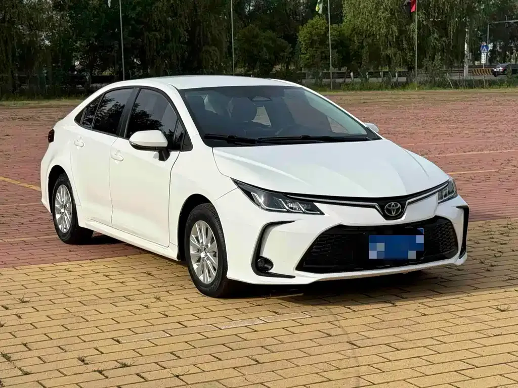 Toyota Corolla — фото 9
