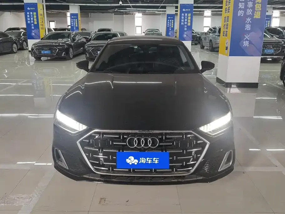 Audi A7L — фото 9