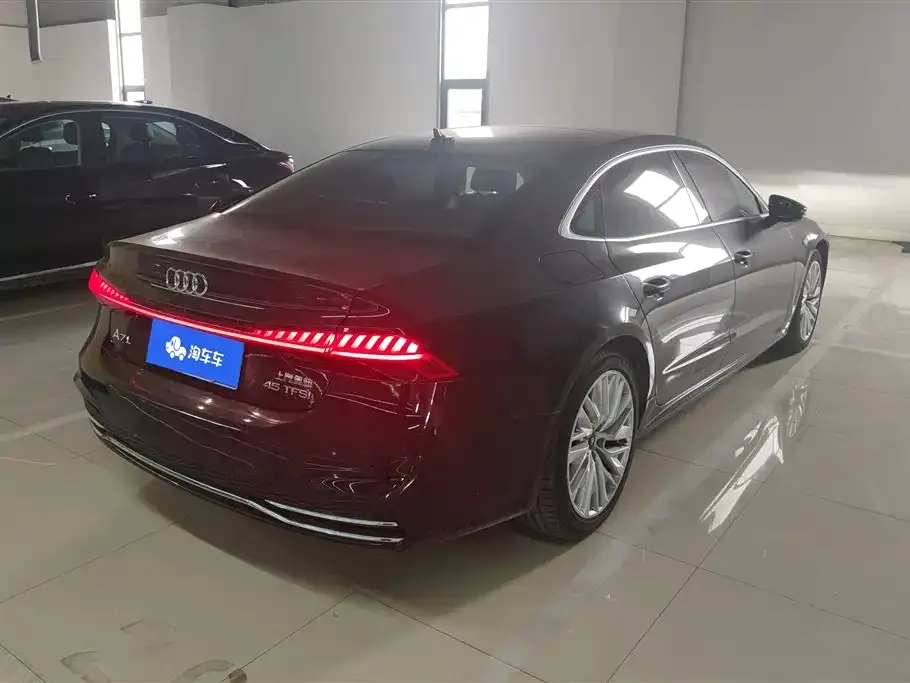 Audi A7L — фото 5