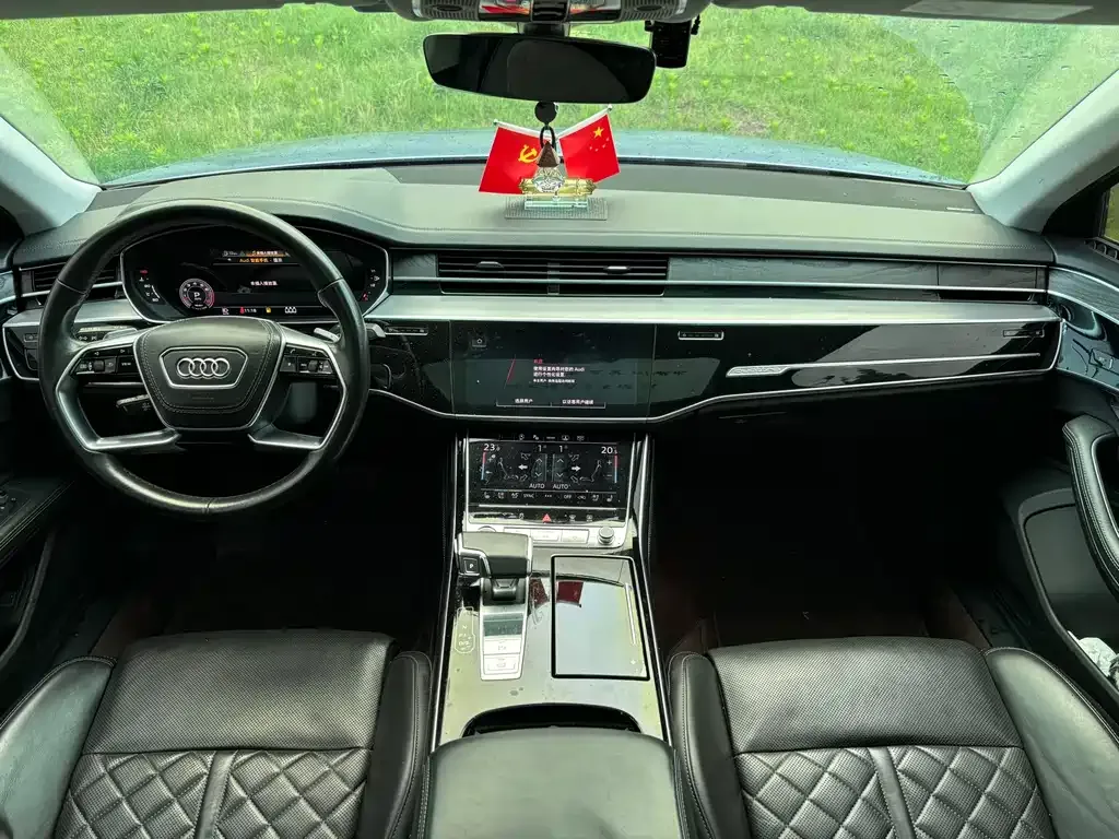 Audi A8 — фото 3