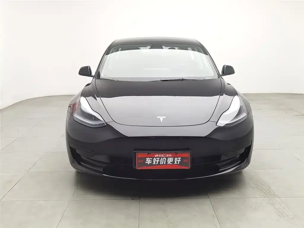 Tesla Model 3 — фото 10