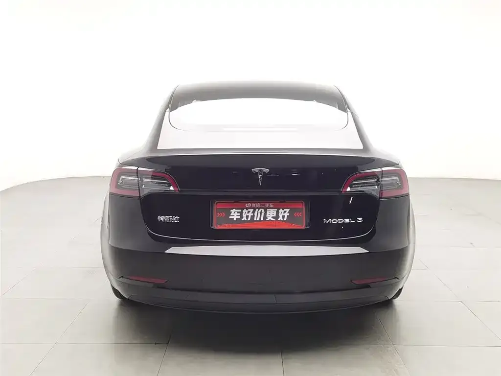 Tesla Model 3 — фото 4