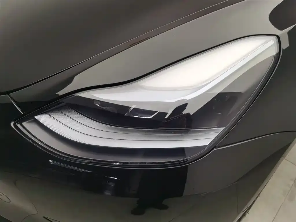 Tesla Model 3 — фото 2