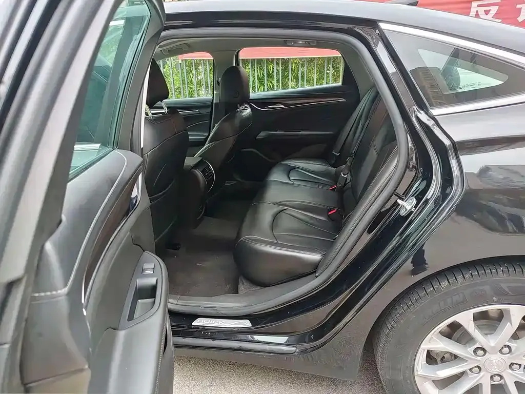 Buick LaCrosse 2021 из CN, фото 3