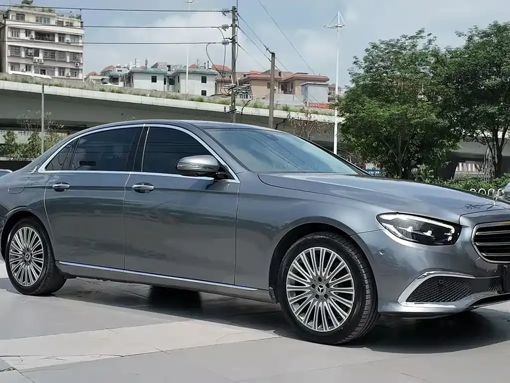 Mercedes-Benz E-Class — фото 5