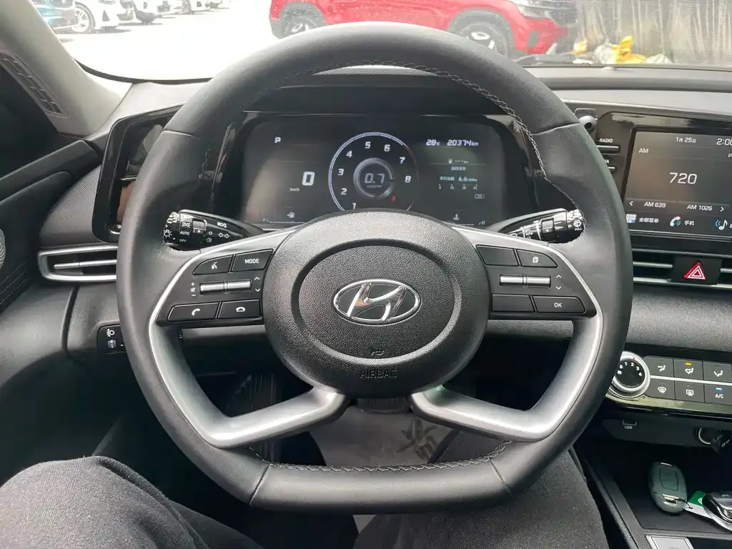 Hyundai Elantra — фото 4