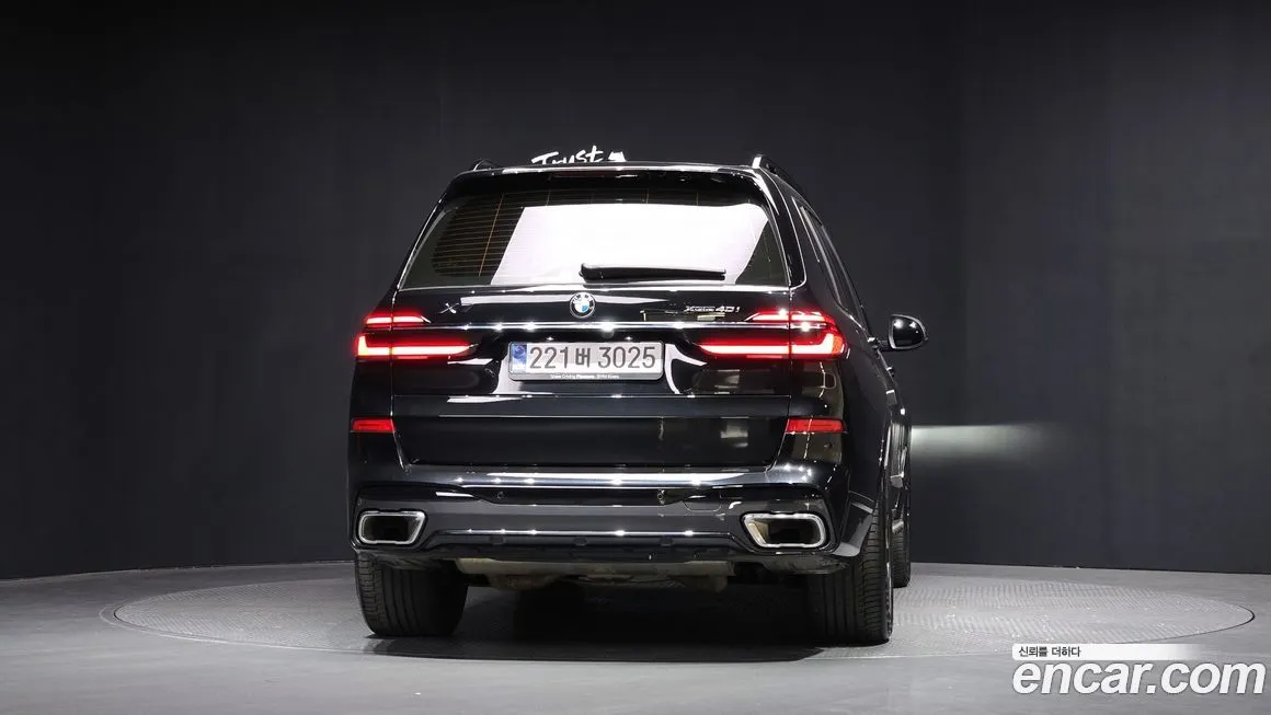 BMW X7 — фото 2