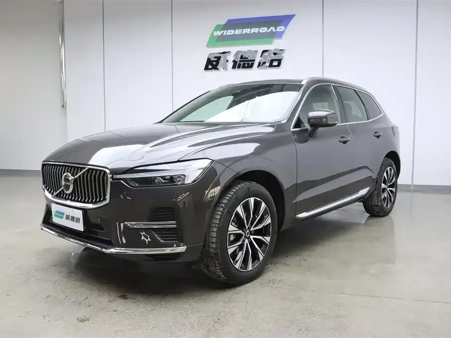 Volvo XC60 — фото 1