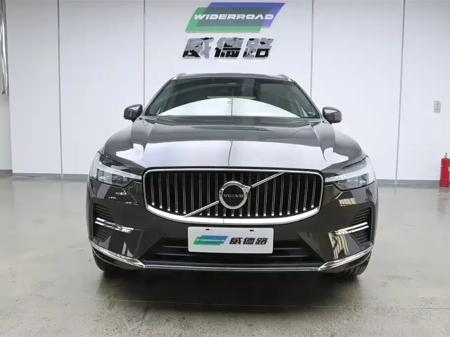 Volvo XC60 — фото 2