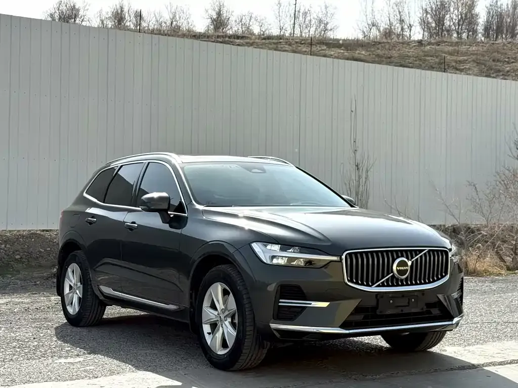 Volvo XC60 — фото 8