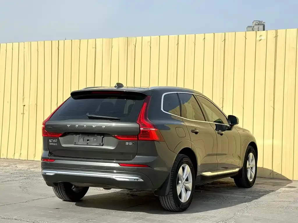 Volvo XC60 — фото 3