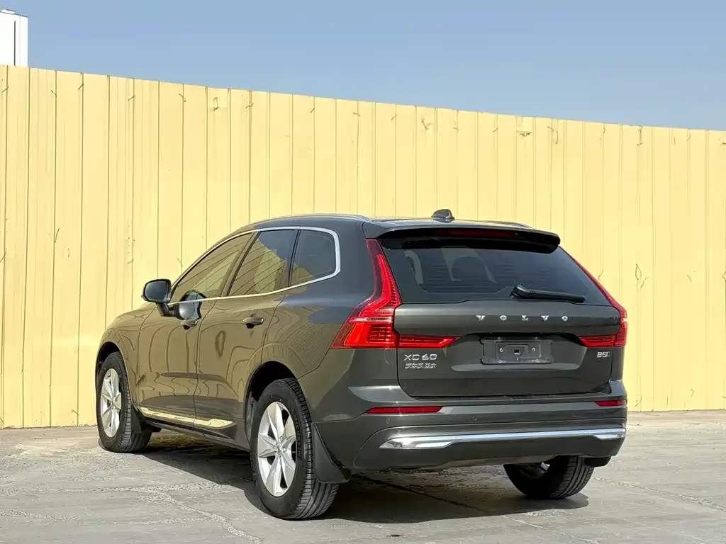 Volvo XC60 — фото 4