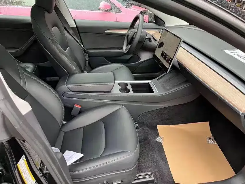 Tesla Model 3 — фото 2