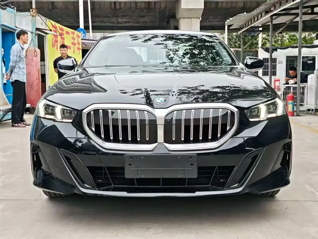 BMW 5 Series — фото 5