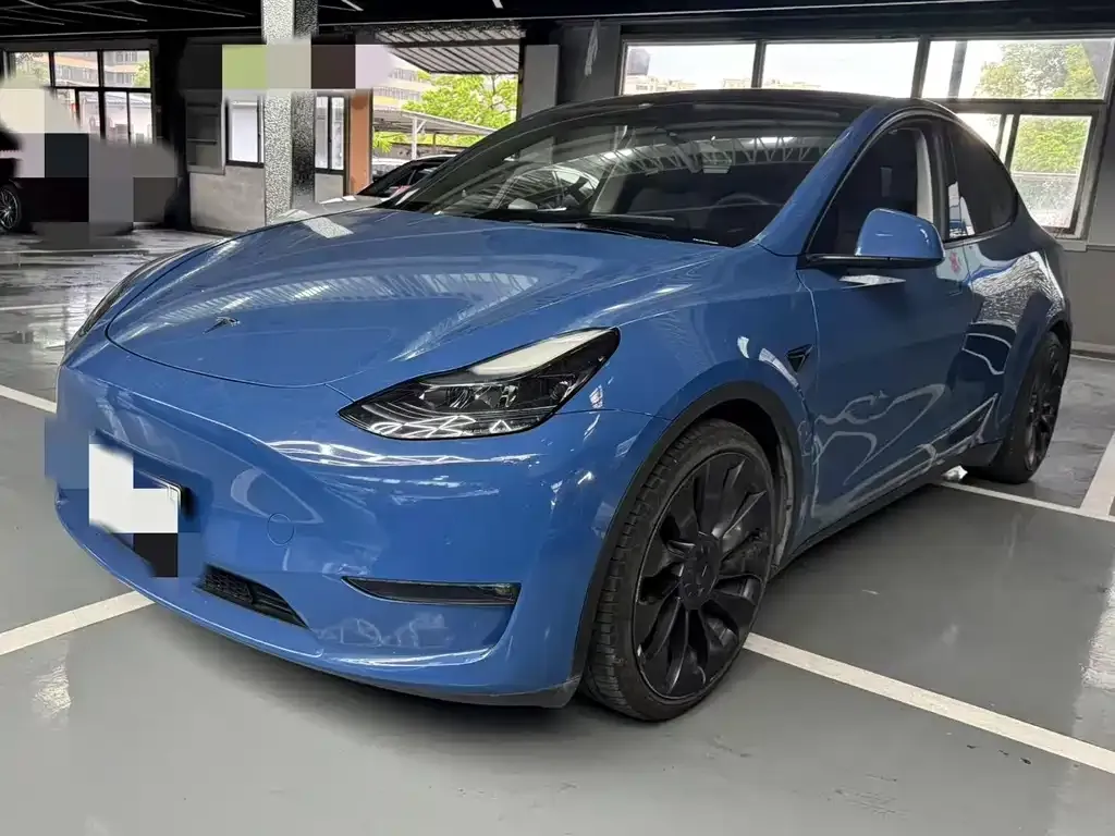 Tesla Model Y — фото 1