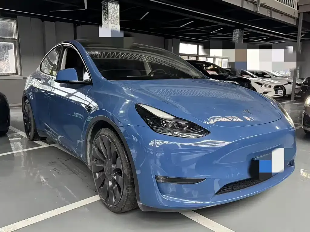 Tesla Model Y — фото 9