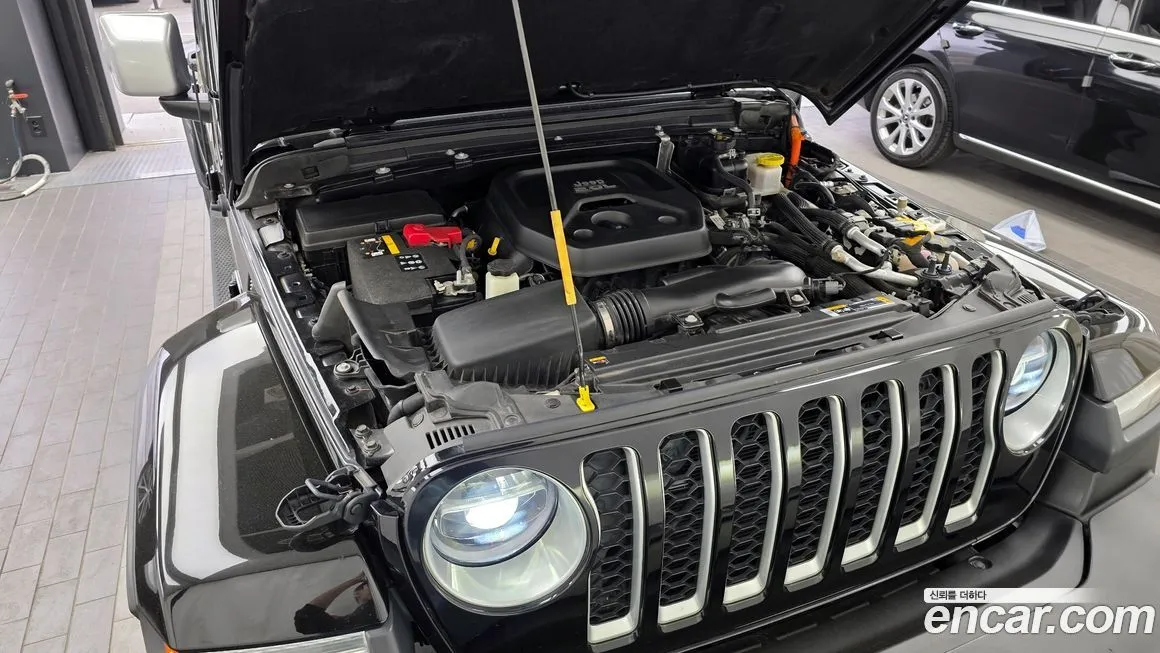 Jeep Wrangler — фото 10