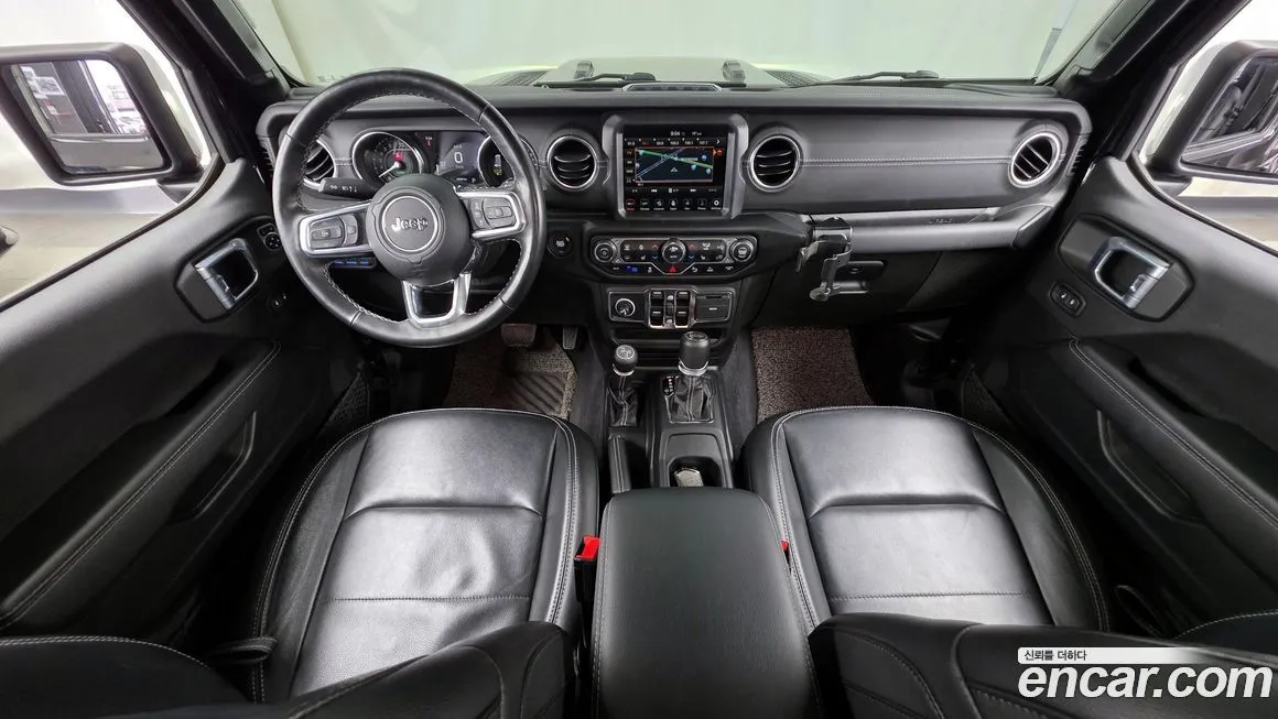Jeep Wrangler — фото 7