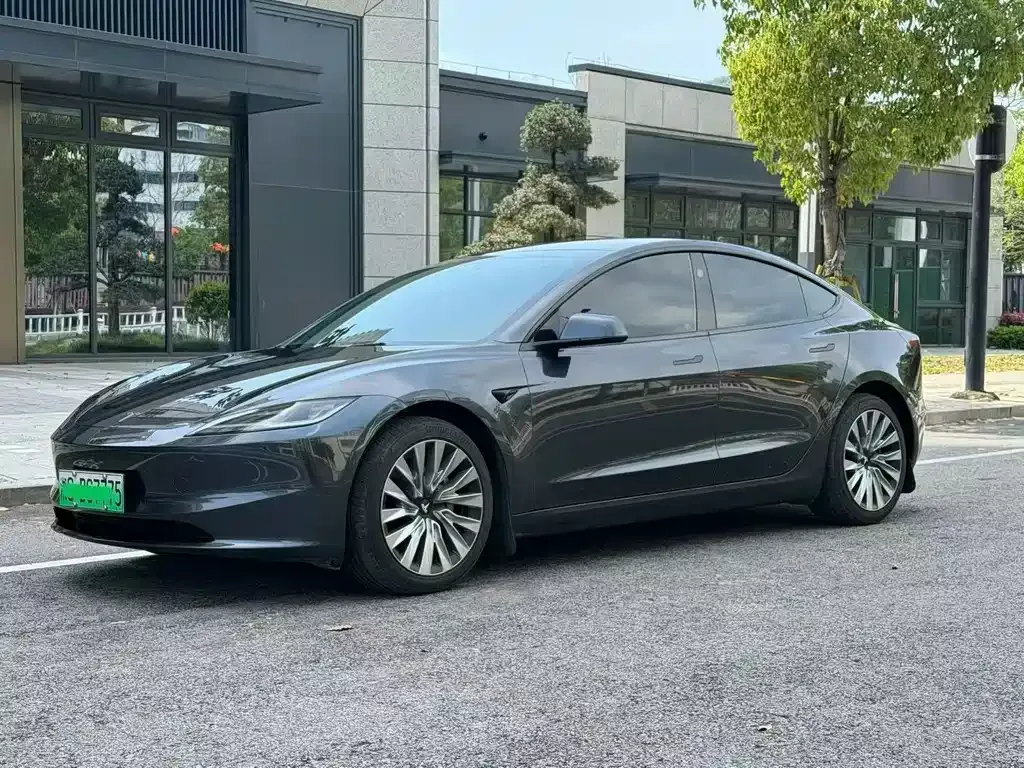 Tesla Model 3 — фото 5