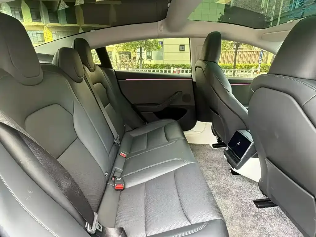 Tesla Model 3 — фото 4