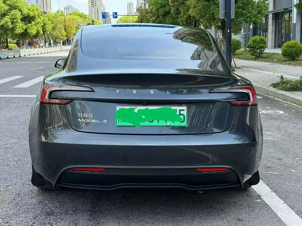 Tesla Model 3 — фото 8