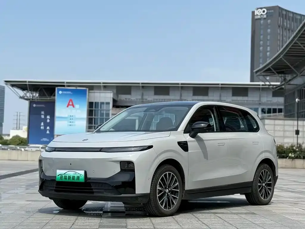 Leapmotor B10