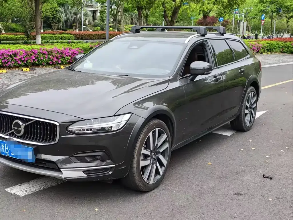 Volvo V90 — фото 1