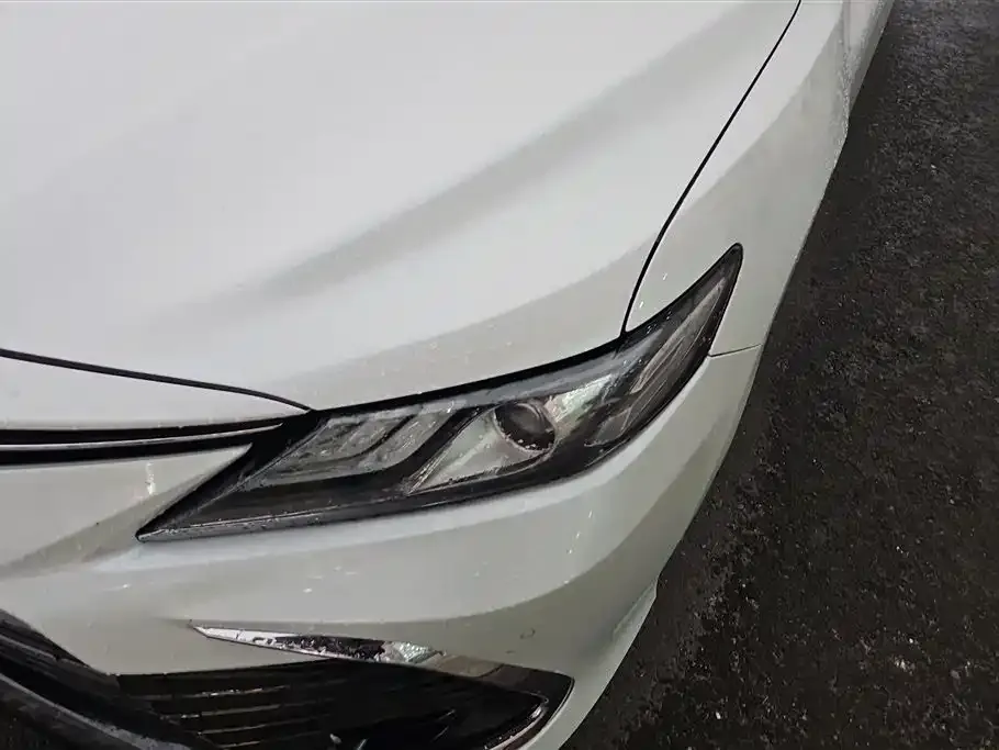Toyota Camry — фото 2