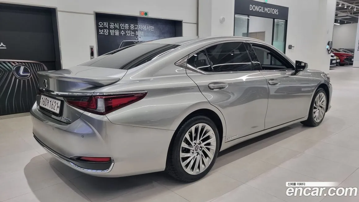 Lexus ES — фото 3