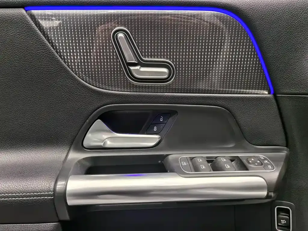 Mercedes-Benz GLA — фото 10
