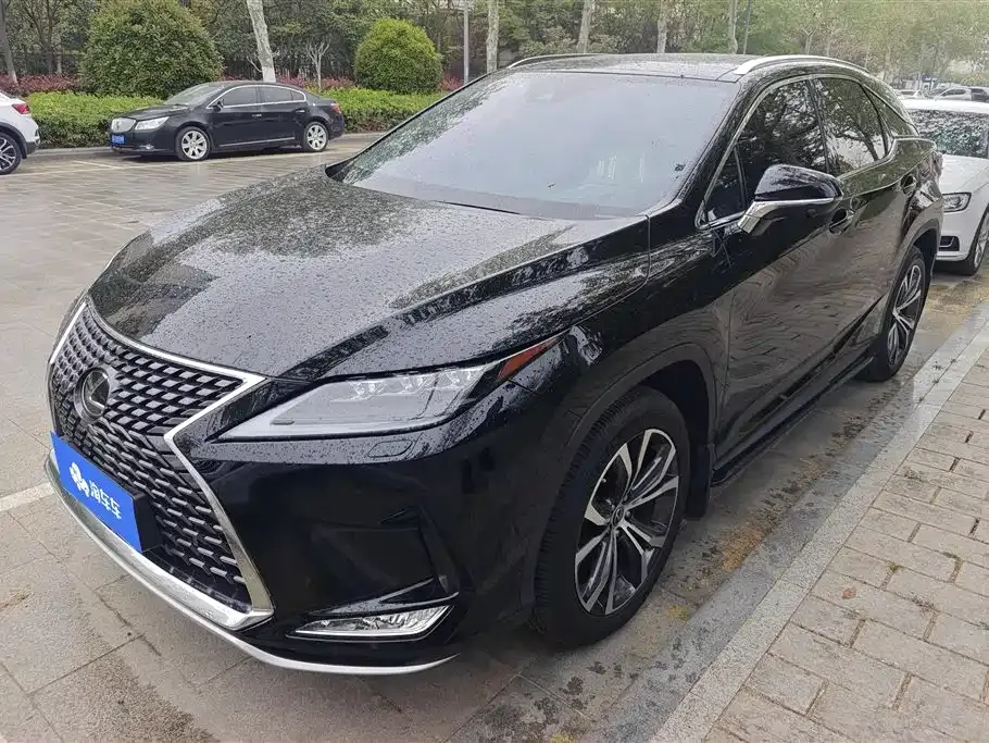 Lexus RX — фото 1