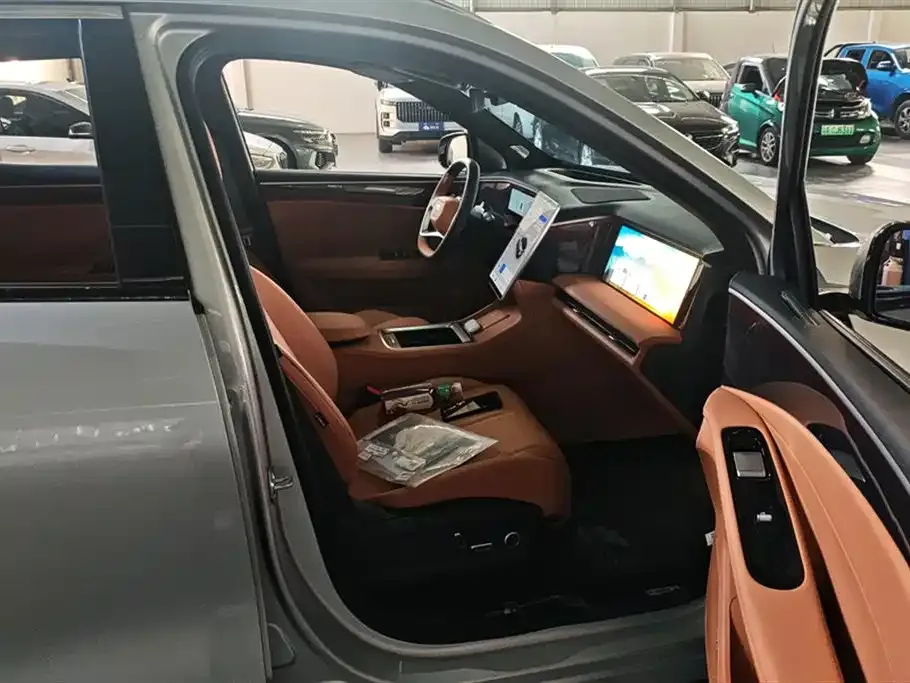 Geely Galaxy L7 — фото 10
