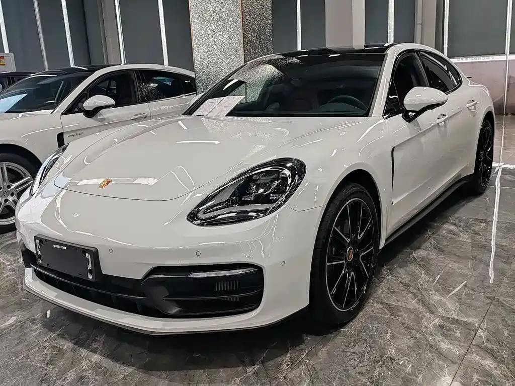 Porsche Panamera — фото 1
