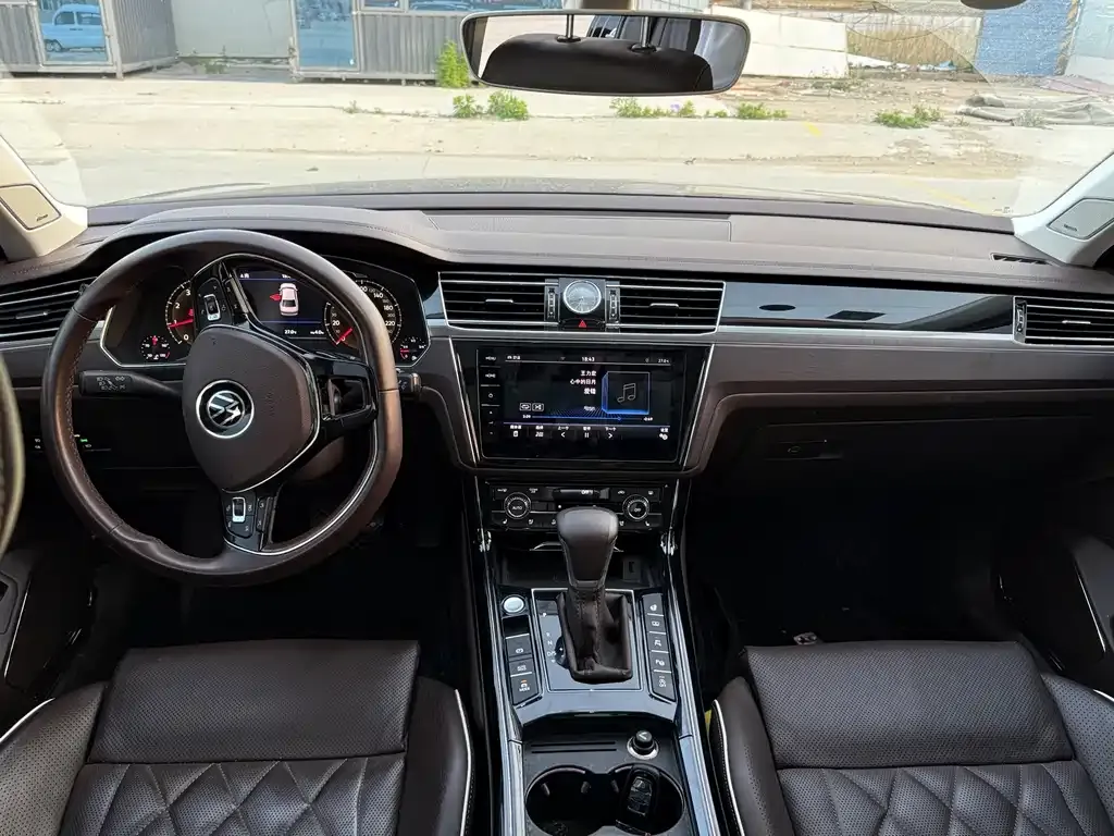 Volkswagen Phideon — фото 9