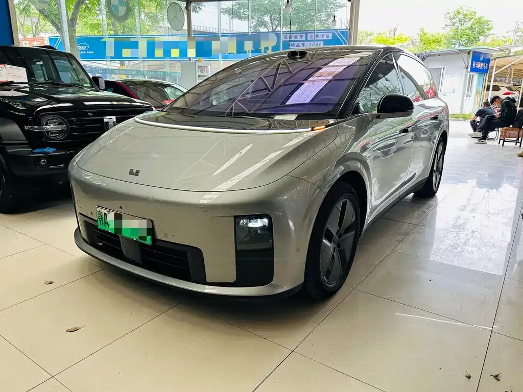Li Auto i8
