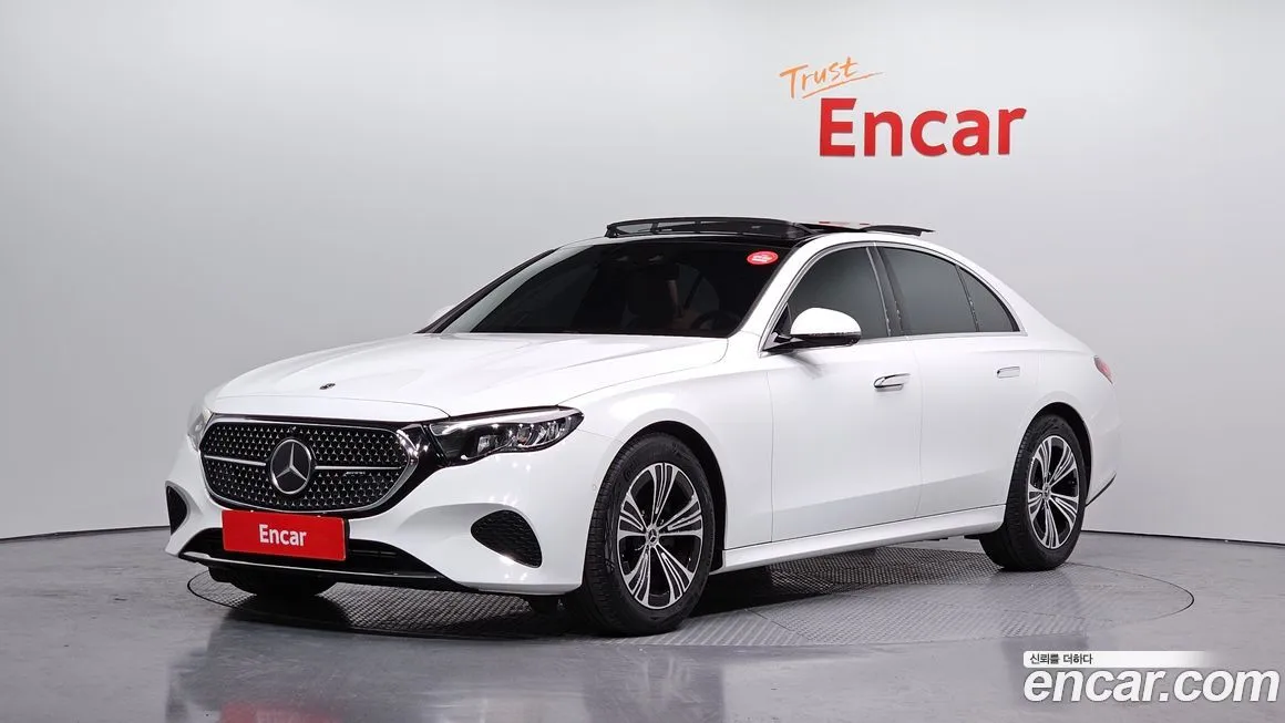 Mercedes-Benz E-Class — фото 1
