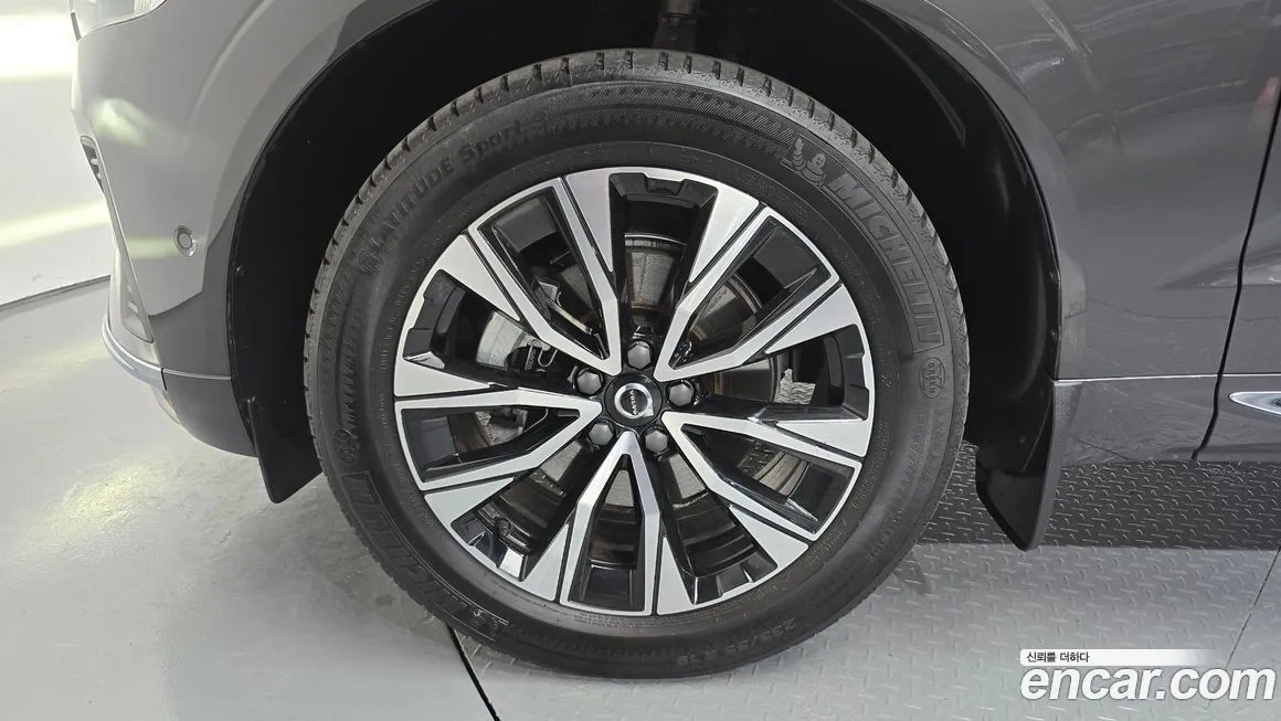 Volvo XC60 2023 из KR, фото 8