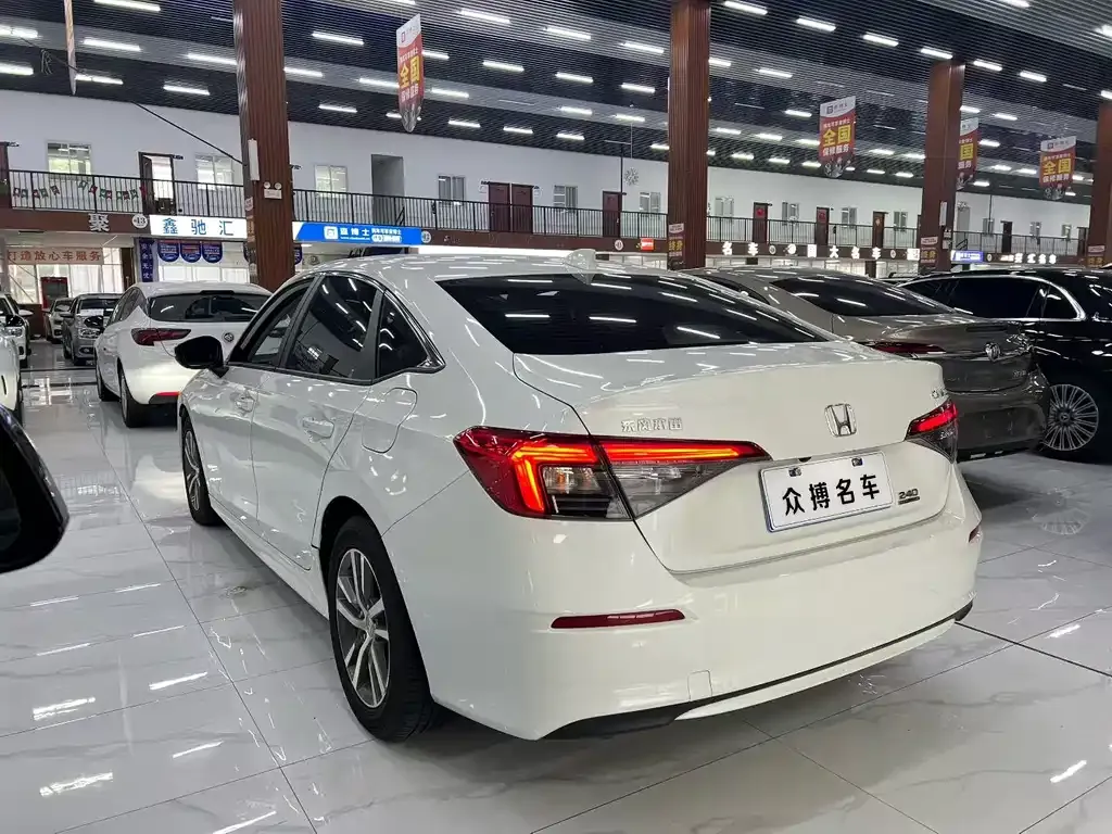 Honda Civic — фото 10