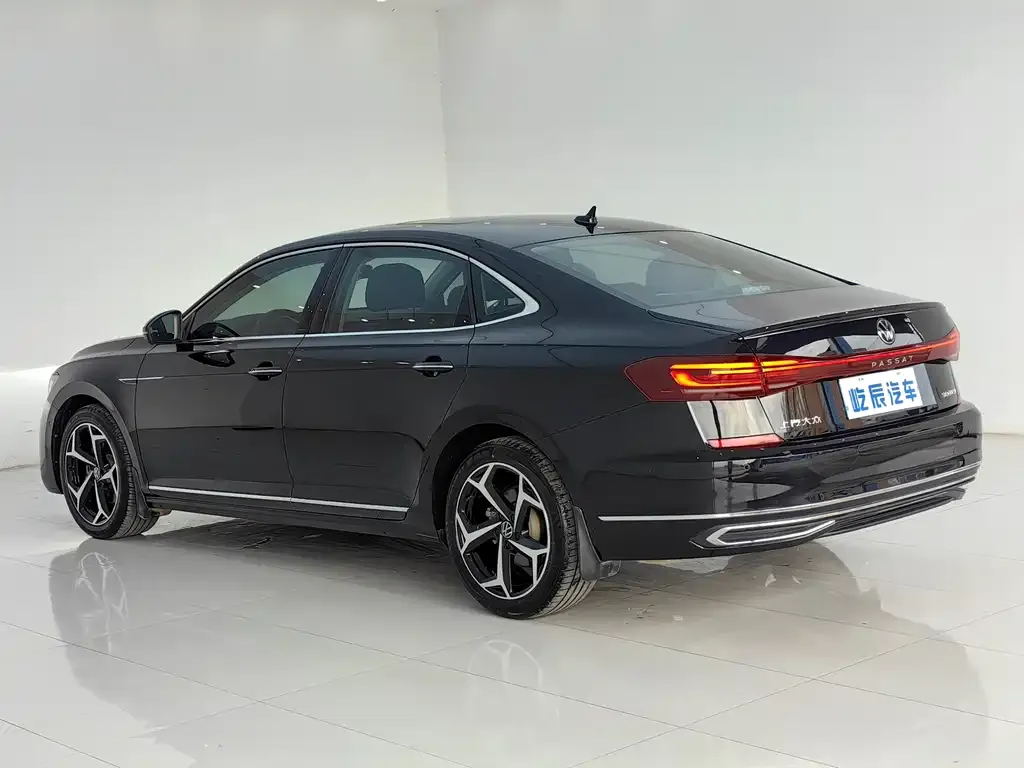Volkswagen Passat — фото 6