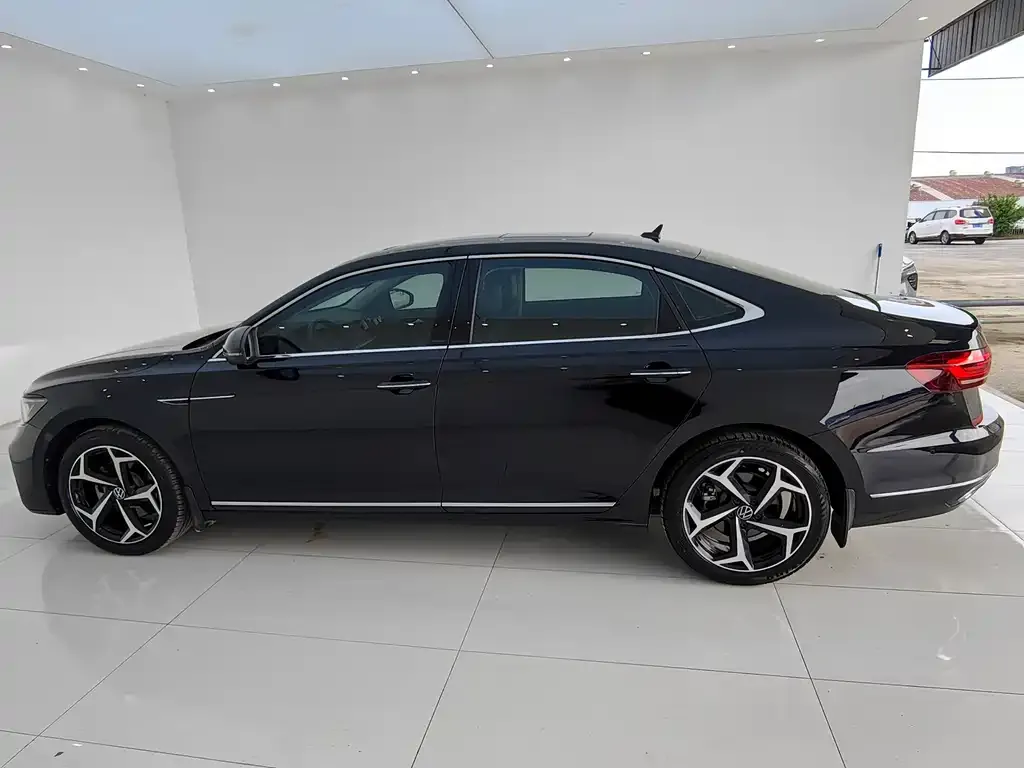 Volkswagen Passat — фото 2