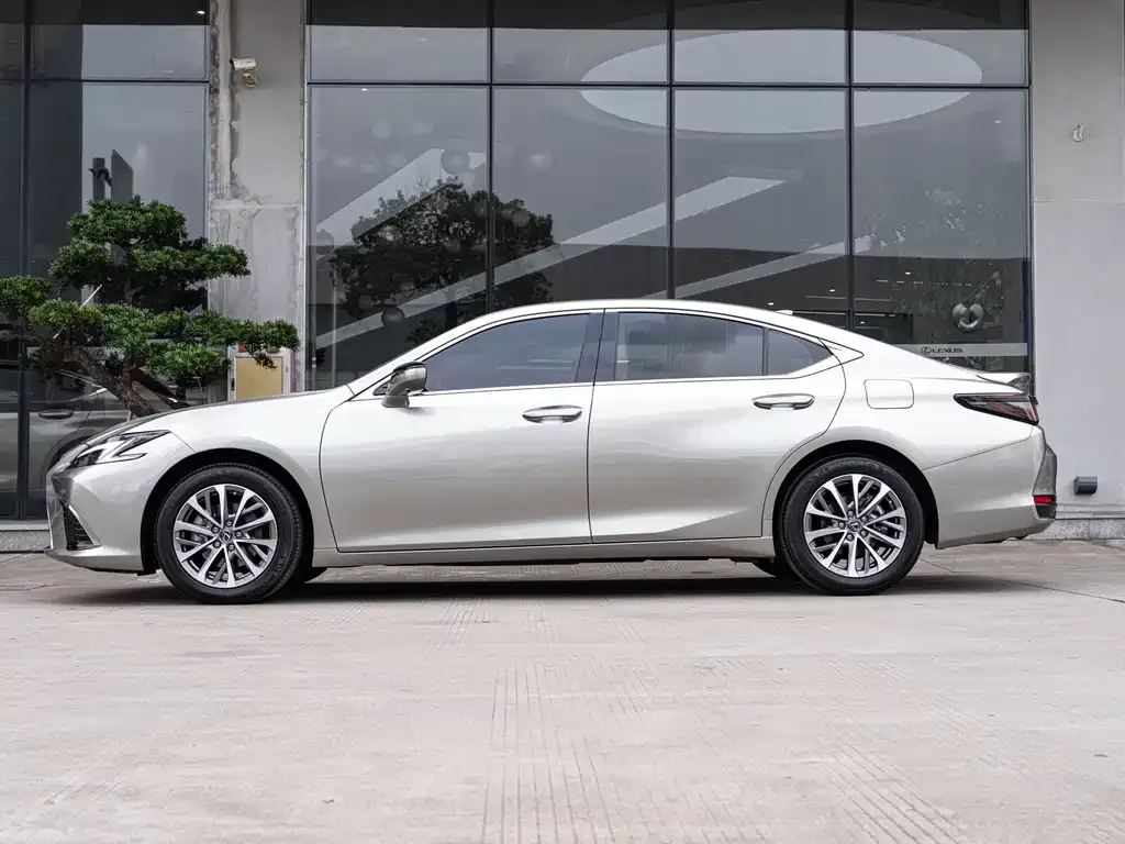 Lexus ES — фото 8